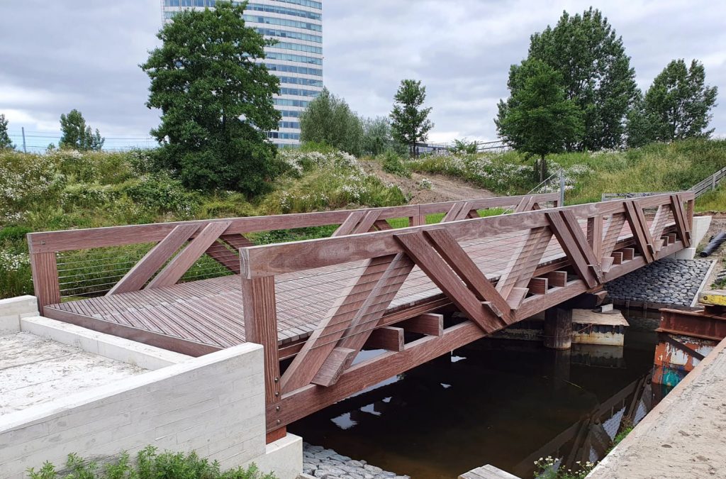 Houten vakwerkbrug Voorkanaal Schiphol Meerdink Bruggen